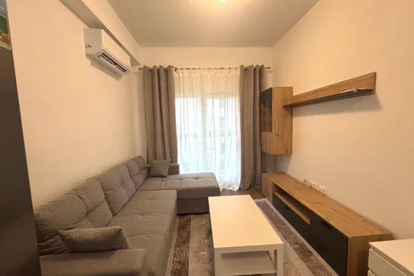 Appartamento in affitto a Tirana 1+1, Arredato