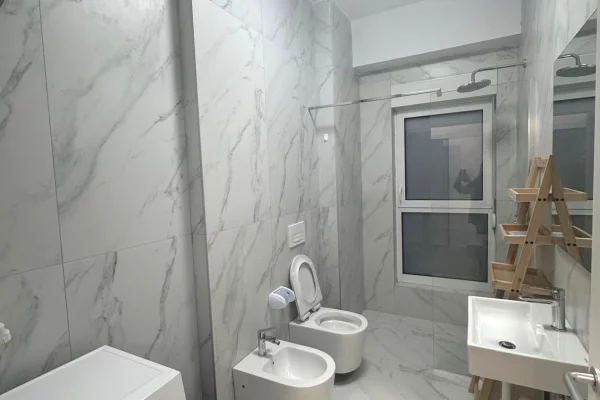 Shtepi me qera Apartament ne Tirane, 1+1, Mobilimi E mobiluar, Pagesa 450  Euro.