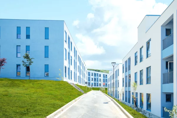 Shtepi ne shitje Apartament ne Tirane, 1+1, Mobilimi Bosh, pa mobiluar, Pagesa 86,000  Euro.