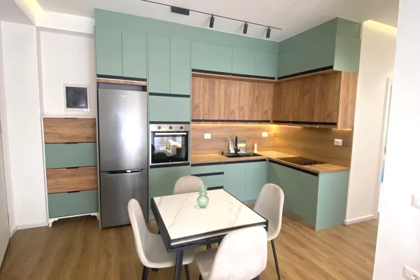 Appartamento in affitto a Tirana 2+1, Arredato