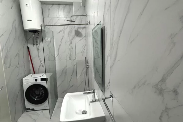 Shtepi me qera Apartament ne Tirane, 1+1, Mobilimi E mobiluar, Pagesa 42,000  Leke.