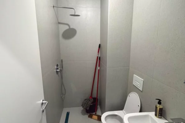 Shtepi me qera Apartament ne Tirane, 1+1, Mobilimi E mobiluar, Pagesa 40,000  Leke.