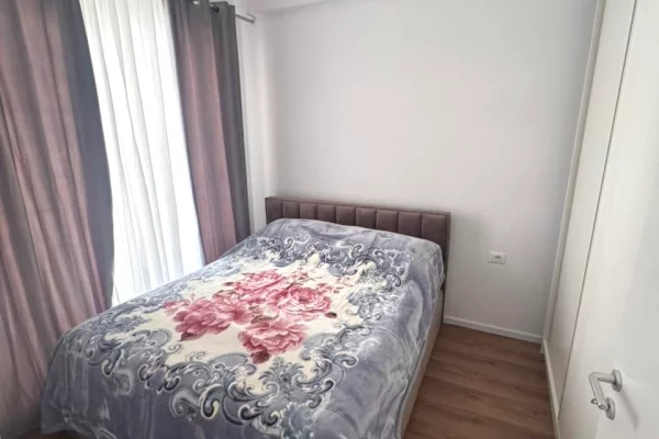 Shtepi me qera Apartament ne Tirane, 1+1, Mobilimi E mobiluar, Pagesa 40,000  Leke.