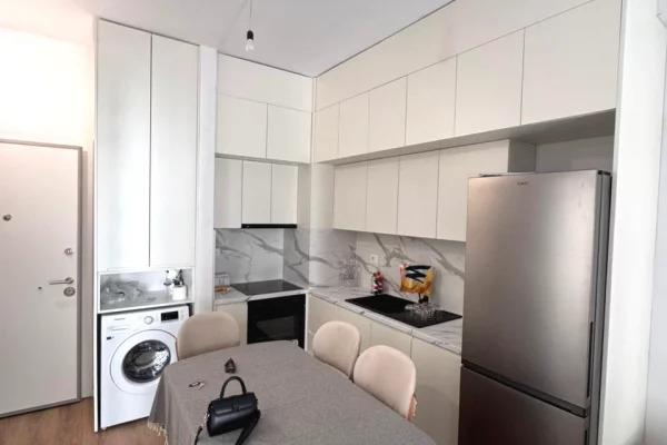 Shtepi me qera Apartament ne Tirane, 1+1, Mobilimi E mobiluar, Pagesa 40,000  Leke.