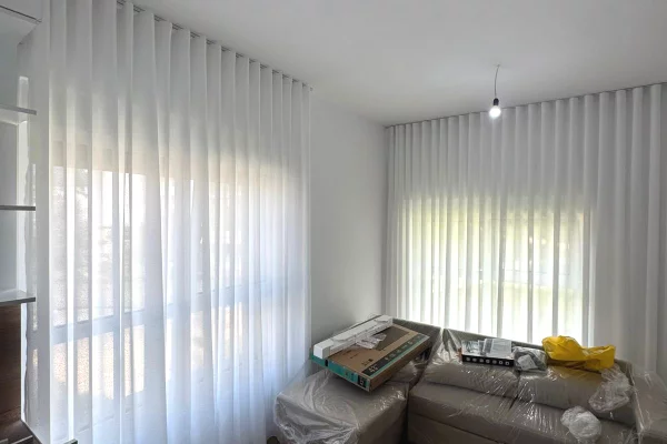 Apartament 2+1 i sapomobiluar me qera te rezidenca Kadiu!