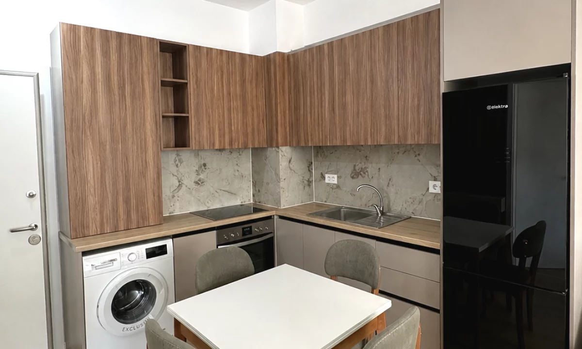 Shtepi me qera Apartament ne Tirane, 1+1, Mobilimi E mobiluar, Pagesa 40,000  Leke.