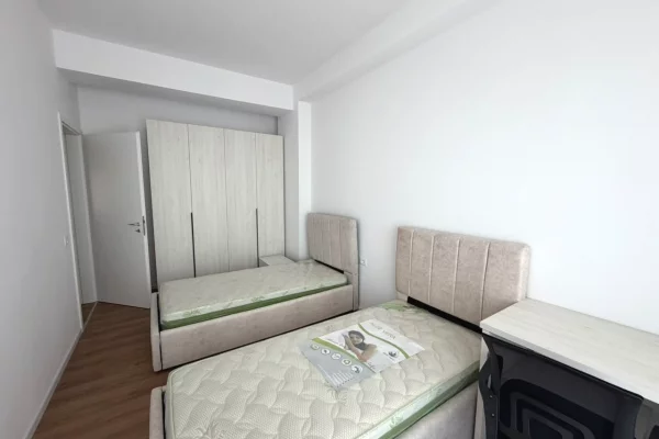 Shtepi me qera Apartament ne Tirane, 2+1, Mobilimi E mobiluar, Pagesa 50,000  Leke.