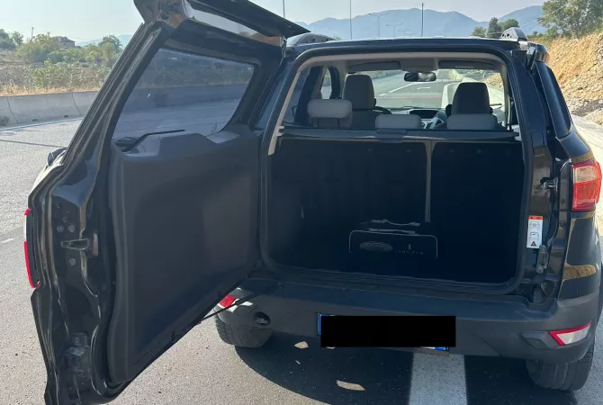 Auto in Vendita a Tirana, Ford, 2015 Benzine,Kambio Automatik Pagamento 7,000  Euro.