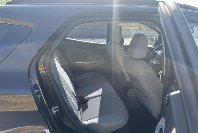 Auto in Vendita a Tirana, Ford, 2015 Benzine,Kambio Automatik Pagamento 7,000  Euro.