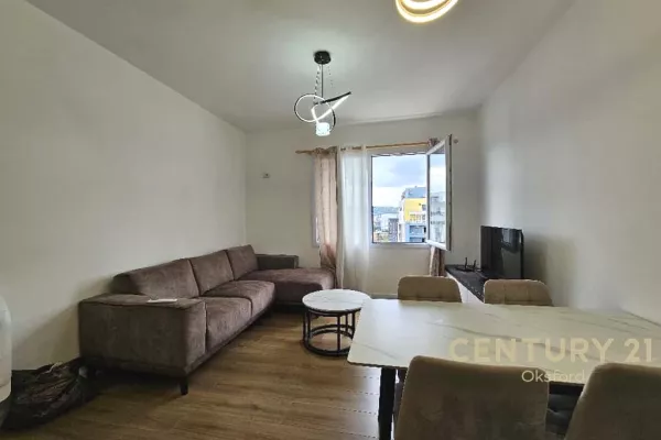 Shtepi me qera Apartament ne Tirane, 3+1, Mobilimi E mobiluar, Pagesa 700  Euro.