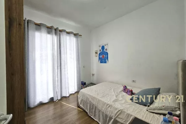 Shtepi me qera Apartament ne Tirane, 3+1, Mobilimi E mobiluar, Pagesa 700  Euro.