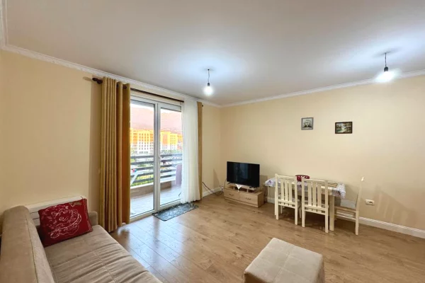 Jepet Me Qira Apartament 2+1 Prane UET