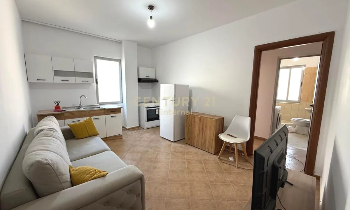 Shtepi ne shitje Apartament ne Tirane, 2+1, Mobilimi Pjeserisht e mobiluar, Pagesa 145,000  Euro.