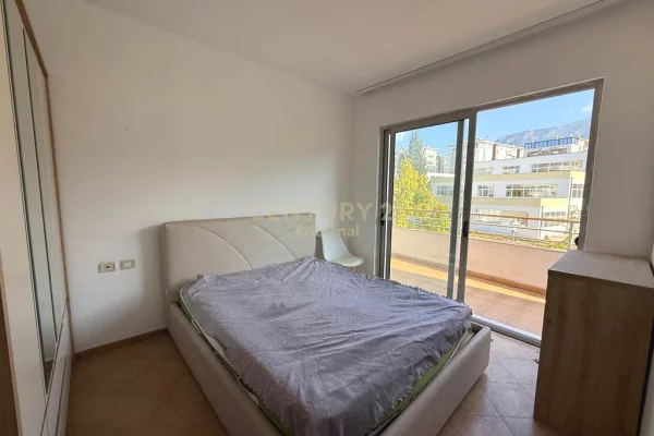 Shtepi ne shitje Apartament ne Tirane, 2+1, Mobilimi Pjeserisht e mobiluar, Pagesa 145,000  Euro.