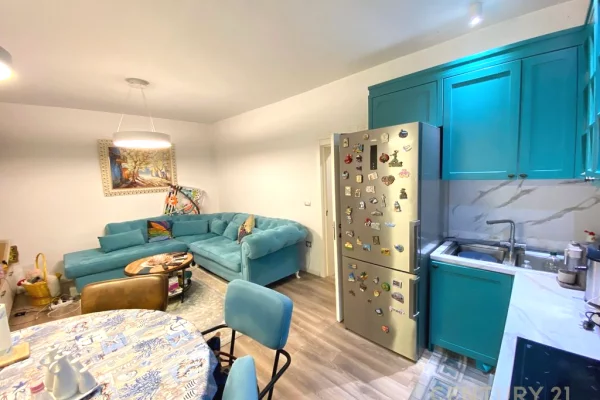 Shtepi ne shitje Apartament ne Tirane, 2+1, Mobilimi E mobiluar, Pagesa 260,000  Euro.