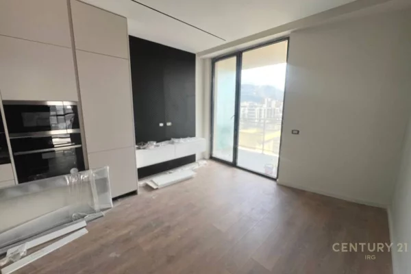 Shtepi ne shitje Apartament ne Tirane, 2+1, Mobilimi Pjeserisht e mobiluar, Pagesa 300,000  Euro.