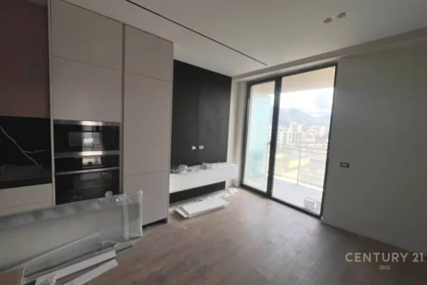 Shtepi ne shitje Apartament ne Tirane, 2+1, Mobilimi Pjeserisht e mobiluar, Pagesa 300,000  Euro.