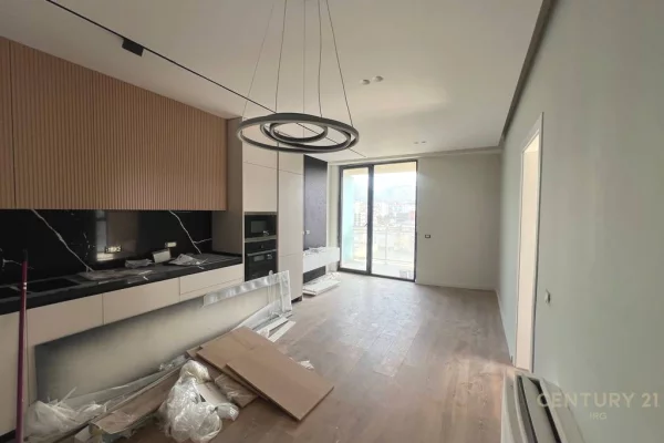 Shtepi ne shitje Apartament ne Tirane, 2+1, Mobilimi Pjeserisht e mobiluar, Pagesa 300,000  Euro.