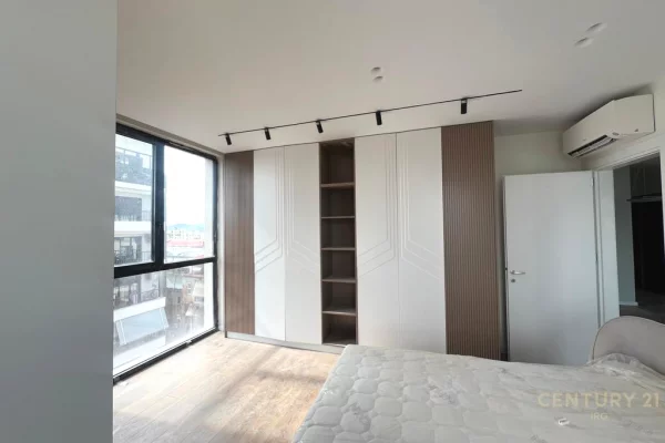 Shtepi ne shitje Apartament ne Tirane, 2+1, Mobilimi Pjeserisht e mobiluar, Pagesa 300,000  Euro.