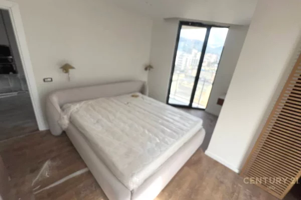 Shtepi ne shitje Apartament ne Tirane, 2+1, Mobilimi Pjeserisht e mobiluar, Pagesa 300,000  Euro.