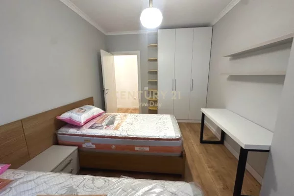 Shtepi me qera Apartament ne Tirane, 2+1, Mobilimi E mobiluar, Pagesa 880  Euro.