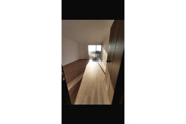 Shtepi ne shitje Apartament ne Tirane, 1+1, Mobilimi Bosh, pa mobiluar, Pagesa 83,000  Euro.