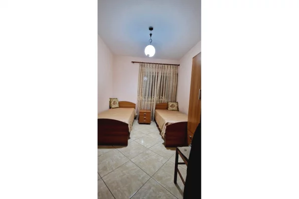 Shtepi me qera Apartament ne Tirane, 2+1, Mobilimi E mobiluar, Pagesa 700  Euro.