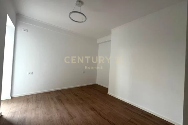 Apartment for sale in Tirana 1+1, Emty
