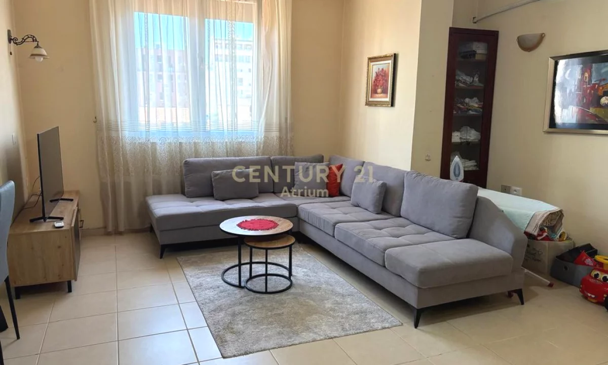 Shtepi me qera Apartament ne Tirane, 2+1, Mobilimi E mobiluar, Pagesa 570  Euro.