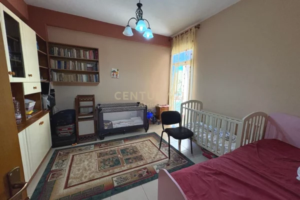 Shtepi me qera Apartament ne Tirane, 2+1, Mobilimi E mobiluar, Pagesa 570  Euro.