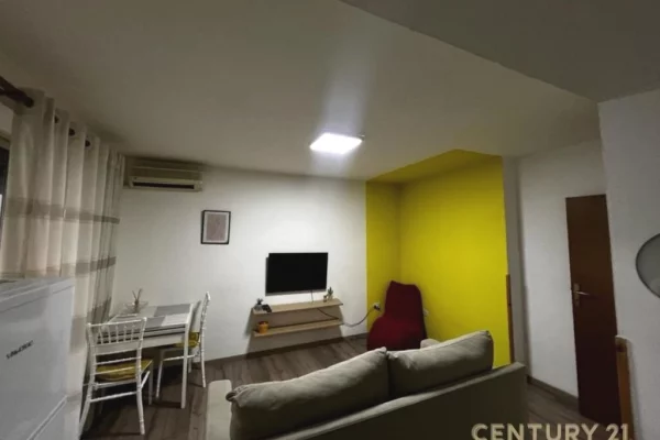 Apartament 2+1 Me Qira në Qender 600€