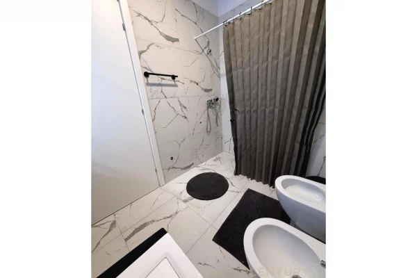 Shtepi me qera Apartament ne Tirane, 2+1, Mobilimi E mobiluar, Pagesa 550  Euro.