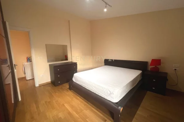 Shtepi me qera Apartament ne Tirane, 2+1, Mobilimi E mobiluar, Pagesa 650  Euro.