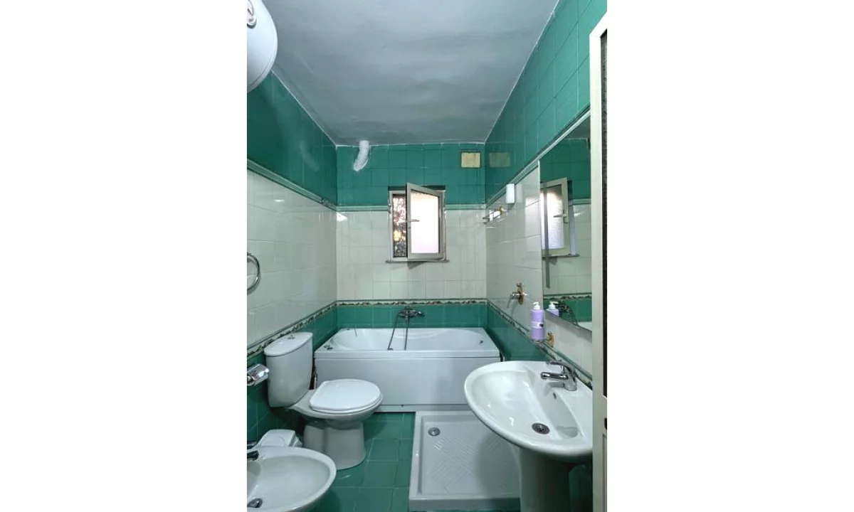 Shtepi me qera Apartament ne Tirane, 2+1, Mobilimi E mobiluar, Pagesa 650  Euro.