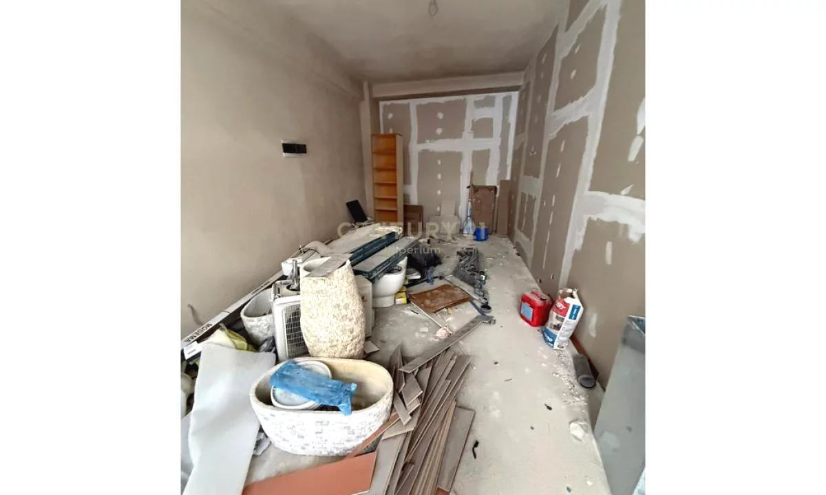 DYQAN KOMERCIAL PRAN QENDRES, RRUGA BARDHOK BIBA