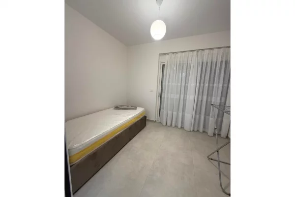 Shtepi me qera Apartament ne Tirane, 2+1, Mobilimi E mobiluar, Pagesa 700  Euro.