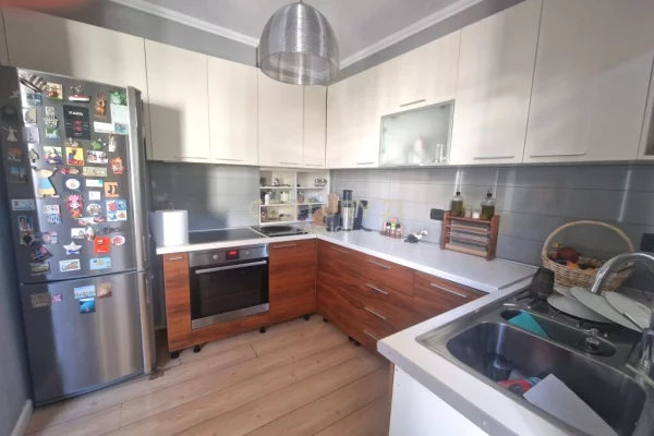 Shtepi me qera Apartament ne Tirane, 2+1, Mobilimi E mobiluar, Pagesa 550  Euro.