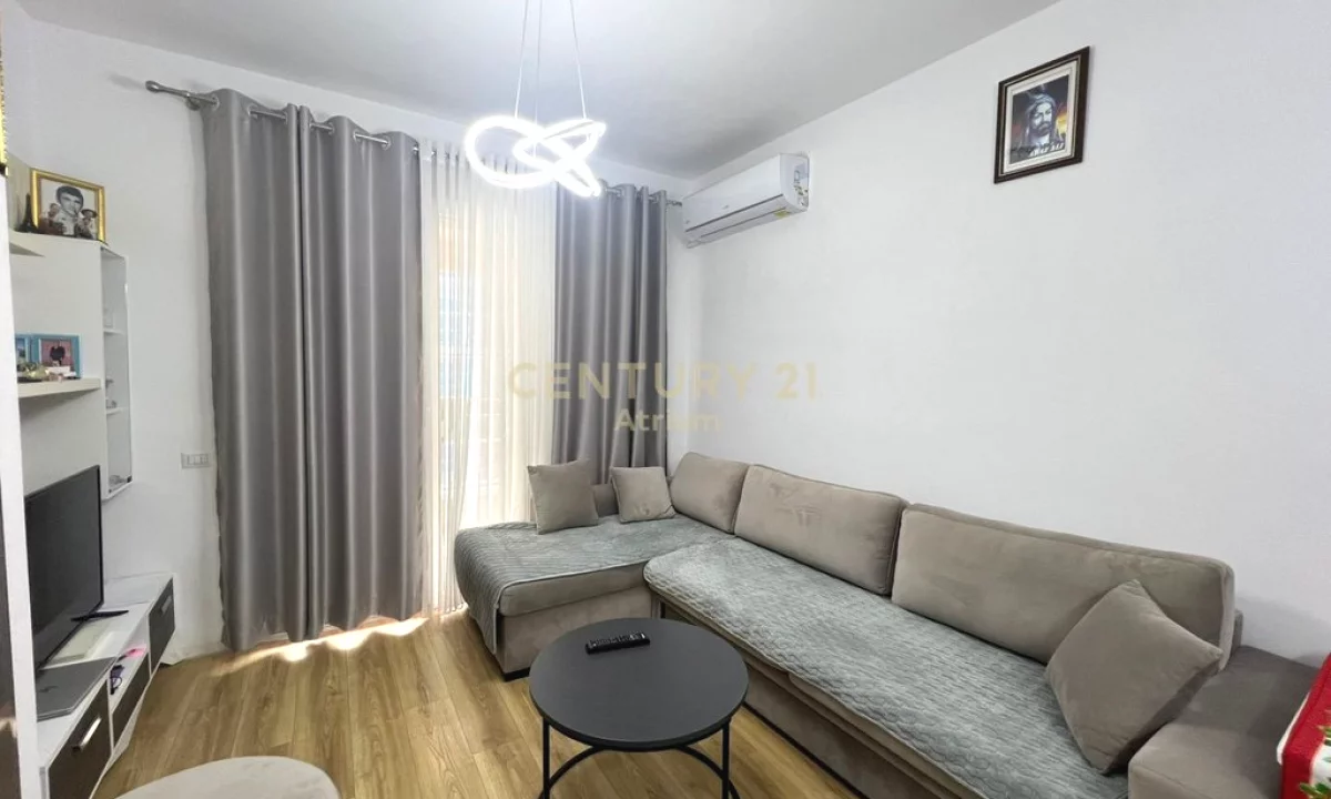 Shtepi me qera Apartament ne Tirane, 1+1, Mobilimi E mobiluar, Pagesa 650  Euro.