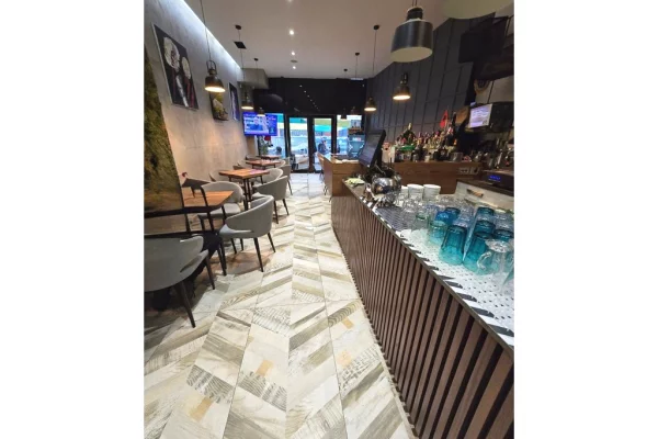 Shitet Biznes Bar/kafe me kuzhine te vogel ne Myslym Shyr Tirane 43,000 Euro