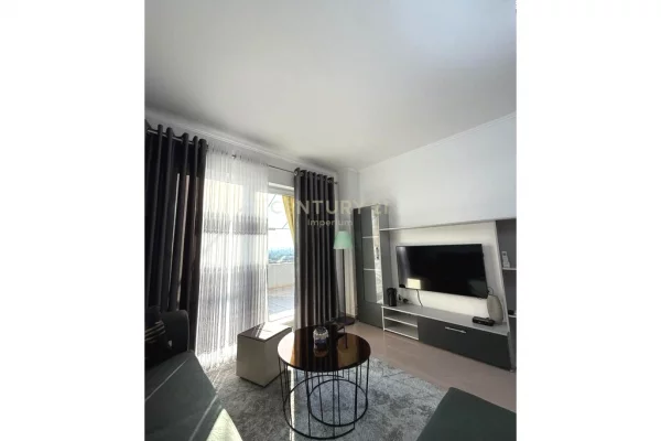 Shtepi me qera Apartament ne Tirane, 2+1, Mobilimi E mobiluar, Pagesa 700  Euro.
