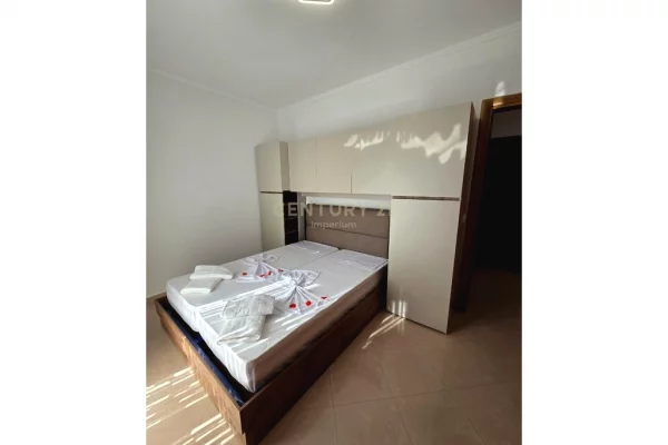 Shtepi me qera Apartament ne Tirane, 2+1, Mobilimi E mobiluar, Pagesa 700  Euro.