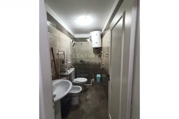 Shtepi me qera Apartament ne Tirane, 1+1, Mobilimi E mobiluar, Pagesa 70,000  Leke.