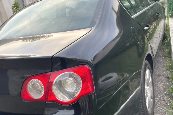 Makina ne shitje ne Tirane - 300,000 Leke
