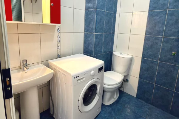 APARTAMENT 2+1+2 ME QIRA 5 Maj