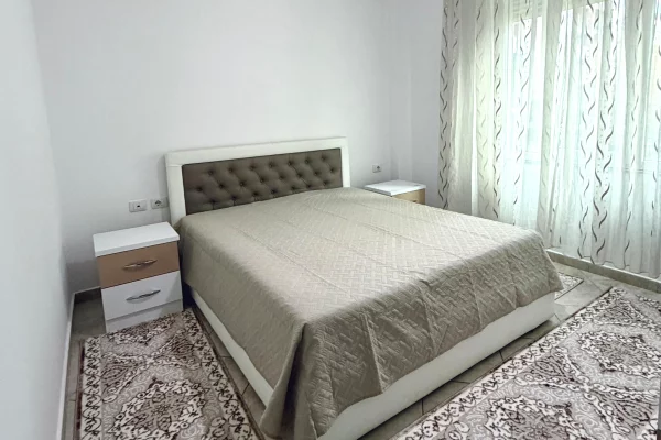 Shtepi me qera Apartament ne Tirane, 2+1, Mobilimi E mobiluar, Pagesa 600  Euro.