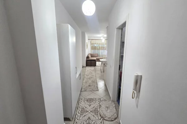 Shtepi me qera Apartament ne Tirane, 2+1, Mobilimi E mobiluar, Pagesa 600  Euro.