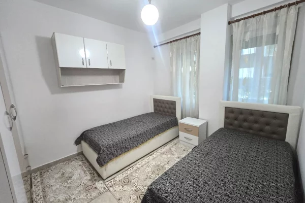 Shtepi me qera Apartament ne Tirane, 2+1, Mobilimi E mobiluar, Pagesa 600  Euro.