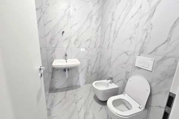 Appartamento in vendita a Tirana 2+1, Vuoto