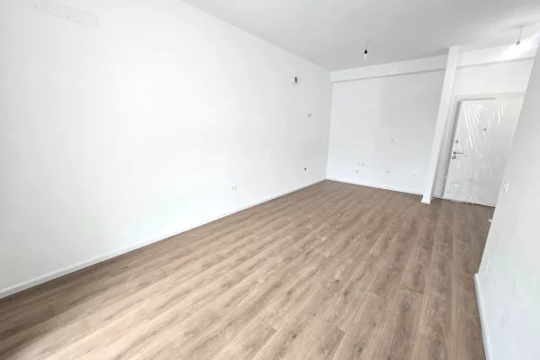 Appartamento in vendita a Tirana 2+1, Vuoto