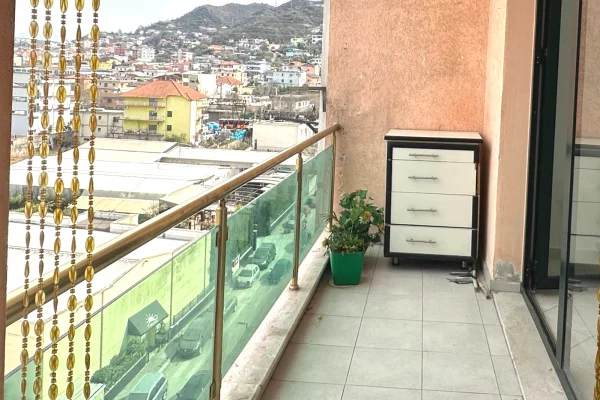 Shtepi ne shitje Apartament ne Tirane, 1+1, Mobilimi Bosh, pa mobiluar, Pagesa 110,000  Euro.